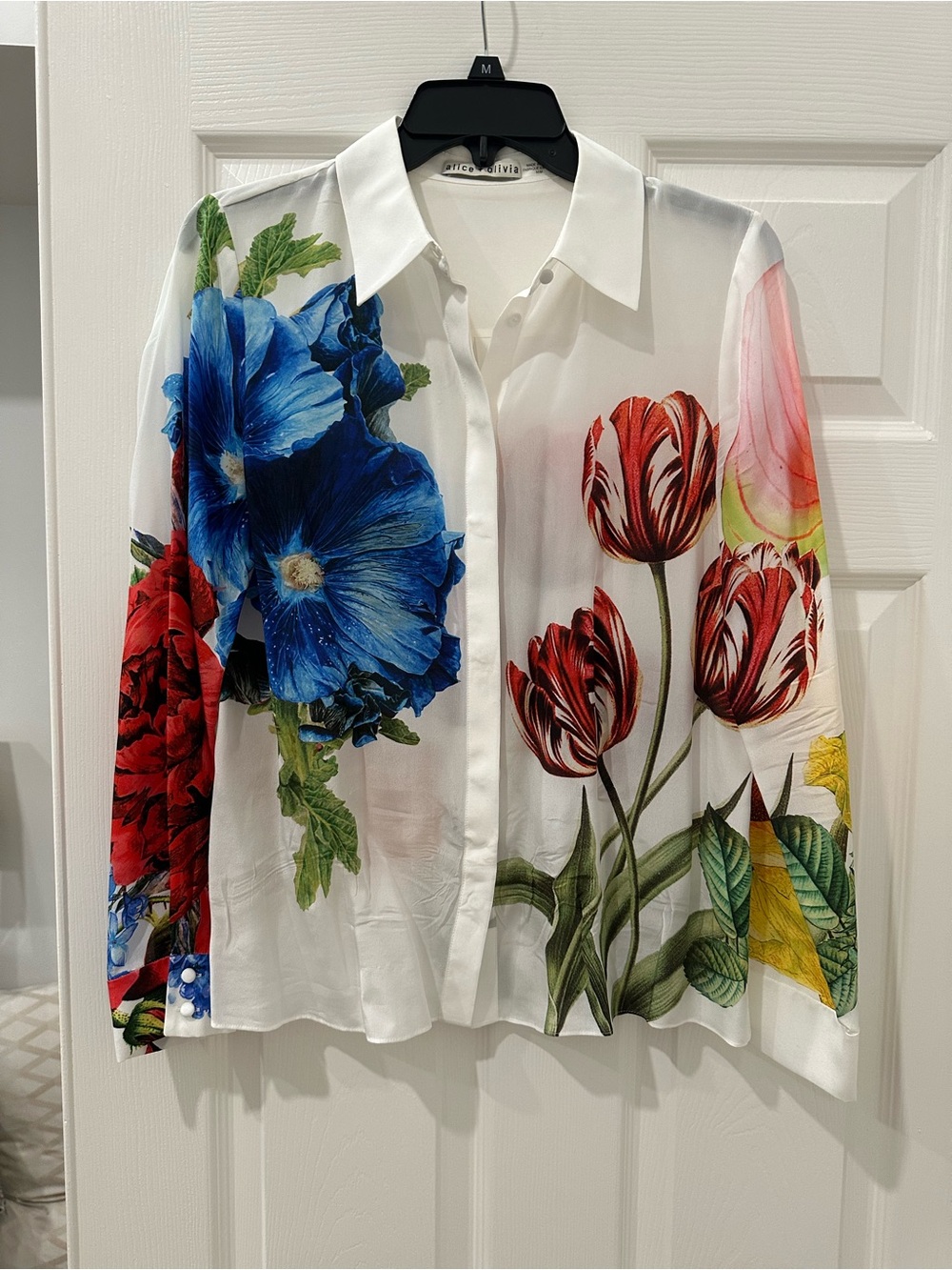 ALICE + OLIVIA 100% Ivory Silk Blouse with Multi Color Bold Floral Print.